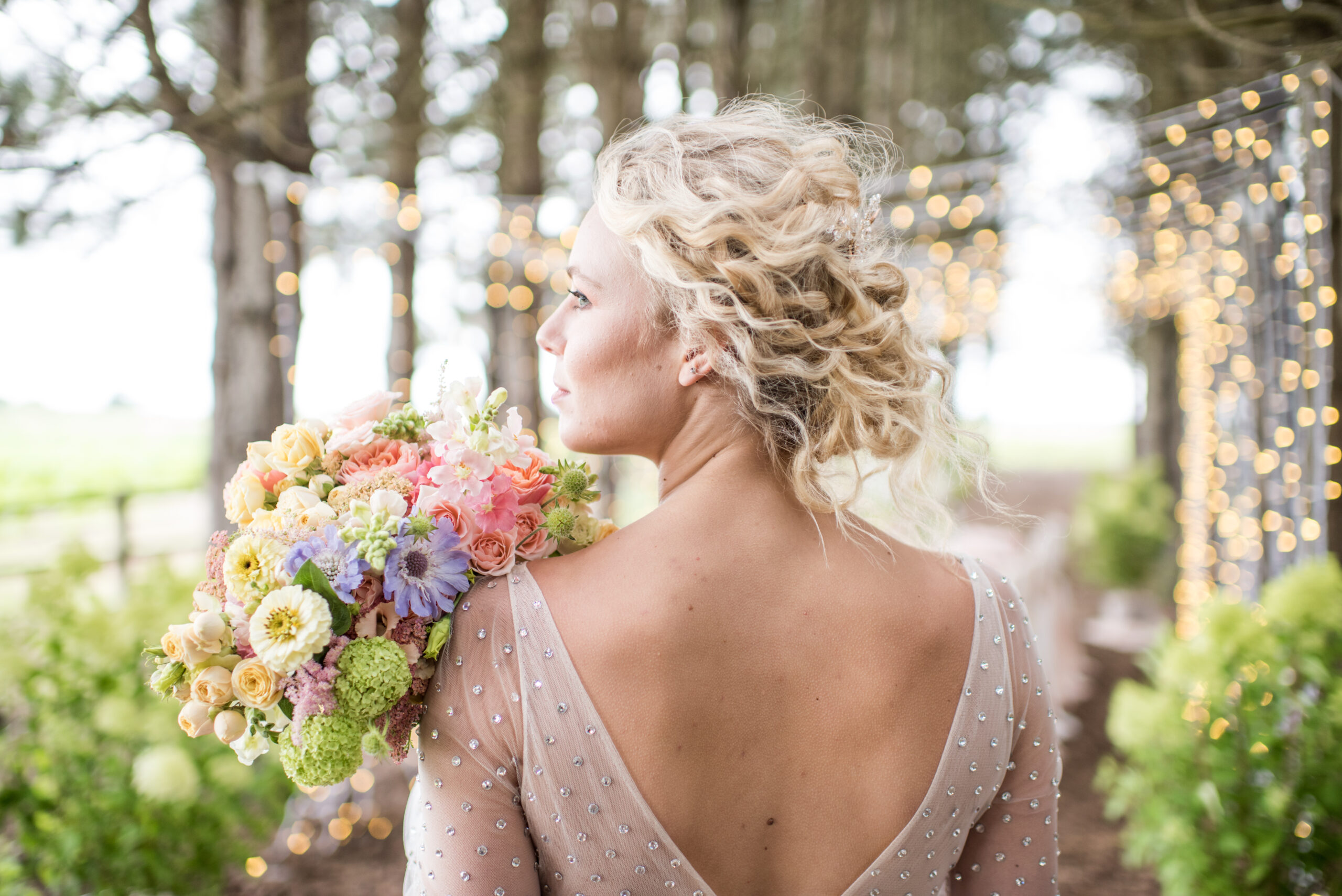 bride-wedding-bridal-bouquet-ambience-venue-styling-york-jane-beadnell-bunny-hill